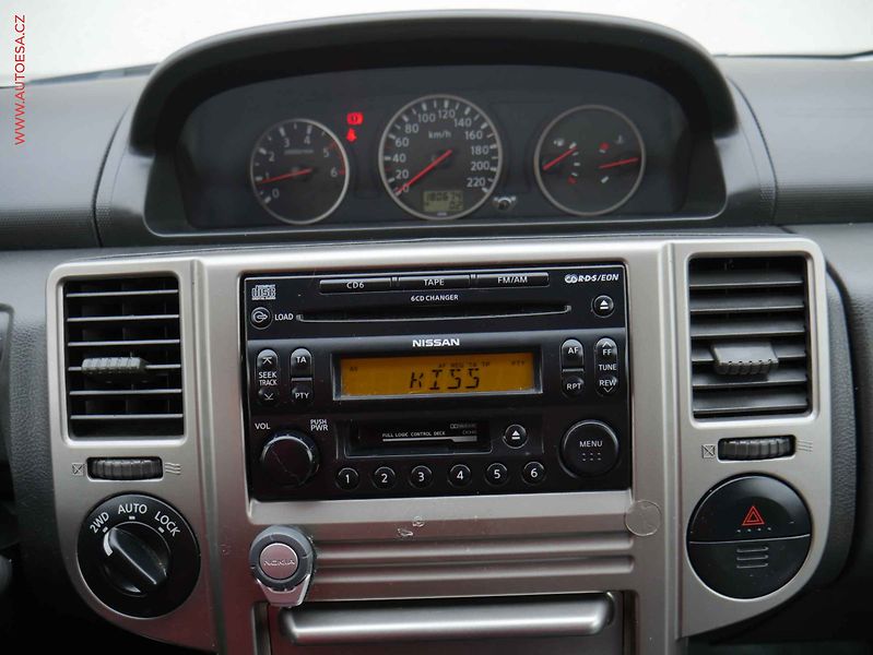 Nissan X-Trail (2004) 2.2 dCi, ČR - fotka 15 z 18