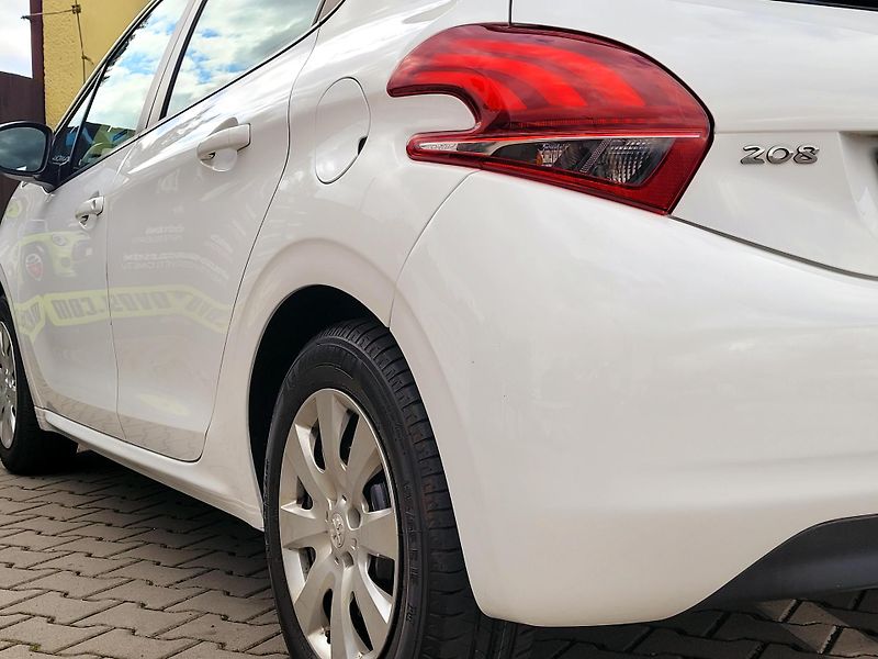 Peugeot 208 SERV.KNIHA,ČR,málo najeto    - fotka 40 z 41