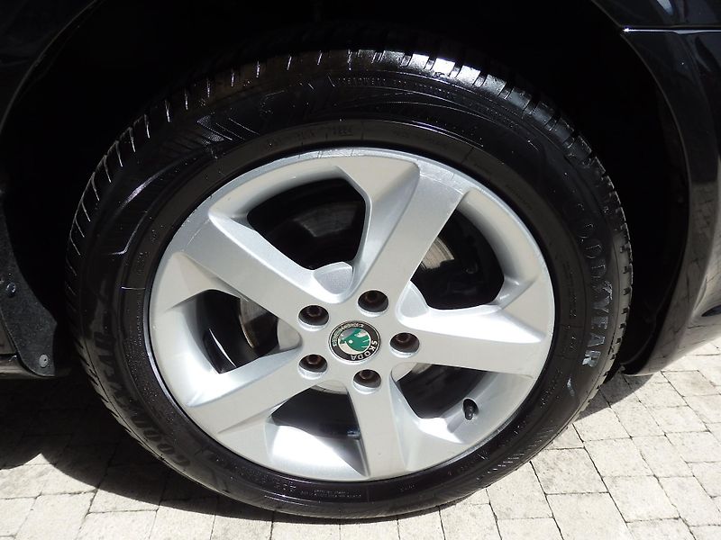 Škoda Octavia 1,2TSI FAMILY, SERVISNÍ KNÍŽKA - fotka 12 z 24