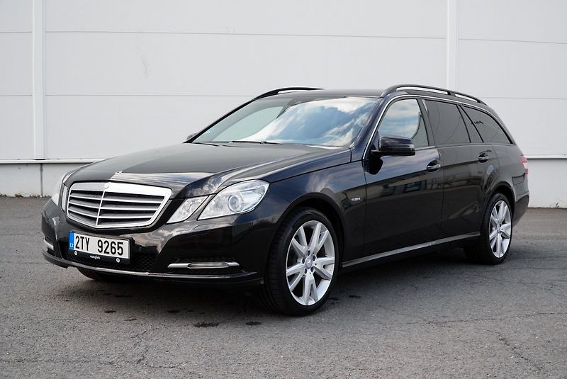Mercedes-Benz Třídy E 220 CDI BlueEfficiency - fotka 7 z 29