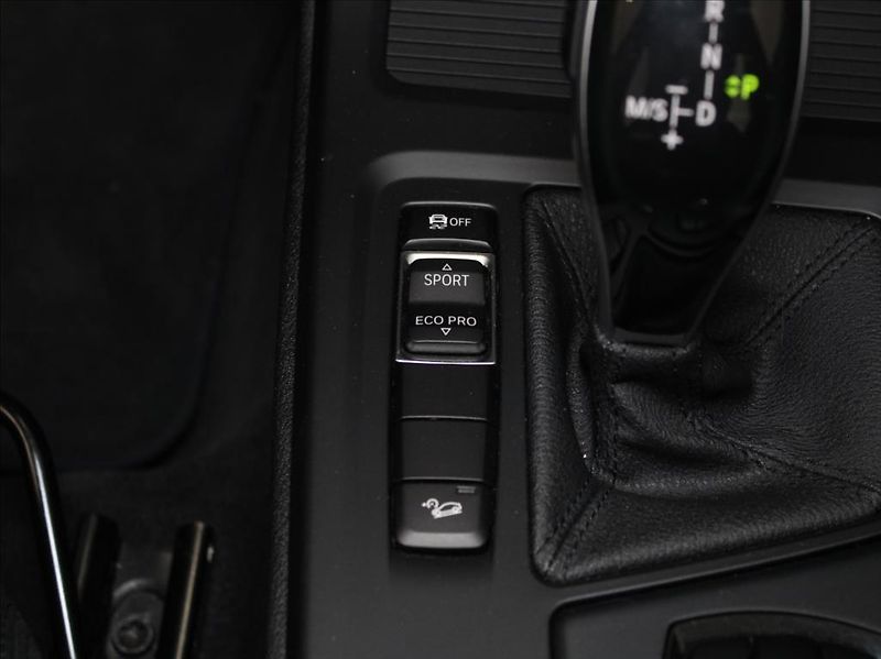 BMW X1 2,0 18d xDrive 115tkm.2.maj.ČR - fotka 16 z 24