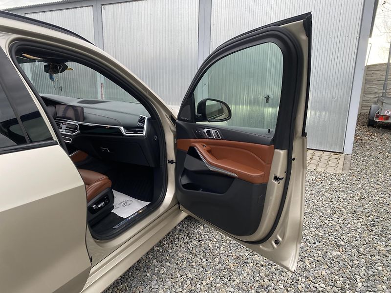 BMW X5 M50XD 4x4 400PS CZ DPH FULL 1A - fotka 131 z 171