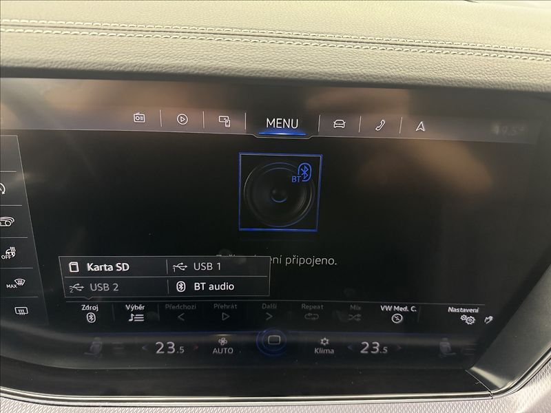 Volkswagen Touareg 3,0 R-LINE VZDUCH NV MATRIX ČR - fotka 16 z 48