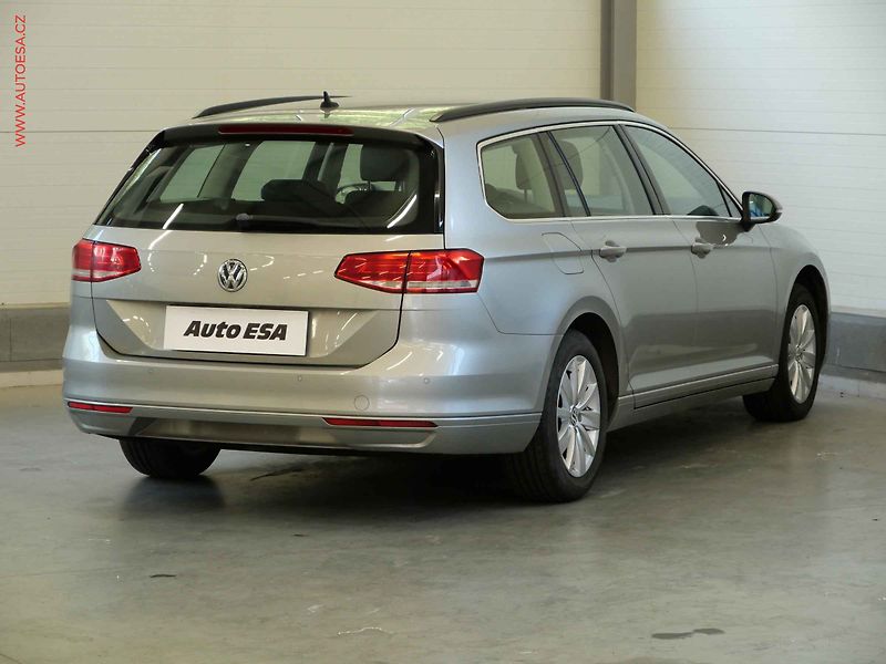 Volkswagen Passat (2015) 2.0 TDi, Comfortline, DSG - fotka 4 z 20