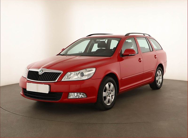 Škoda Octavia (2013) 1.6 TDI, Tempomat - fotka 2 z 11
