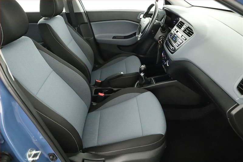 Hyundai i20 (2017) 1.2 - fotka 7 z 12