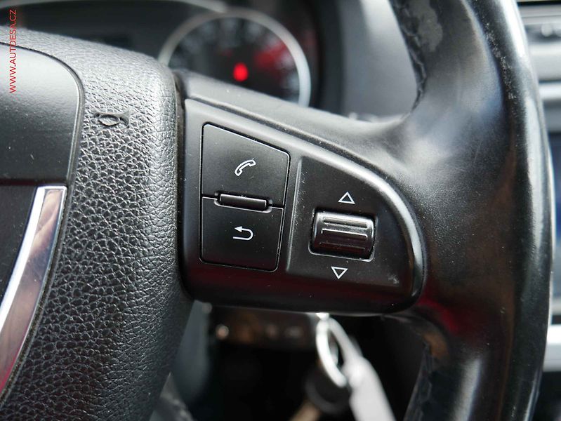 Škoda Octavia (2010) 1.6TDi, AAC, tempo - fotka 15 z 20