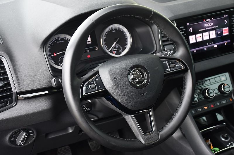 Škoda Karoq 1.6TDi STYLE TAŽNÉ 2xPNEU ČR - fotka 16 z 37