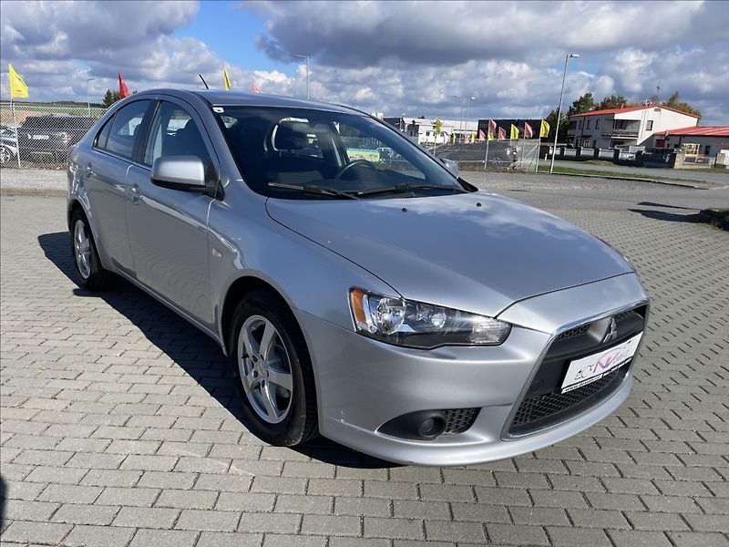 Mitsubishi Lancer 1,6 i 86kw Invite Klima Tažné - fotka 6 z 33