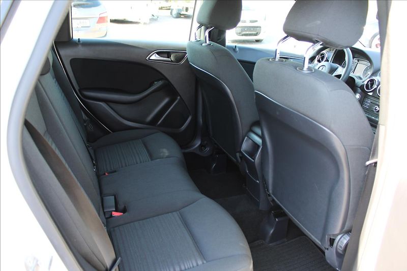 Mercedes-Benz Třídy B 180d  NAVI,serviska,MANUAL - fotka 24 z 31