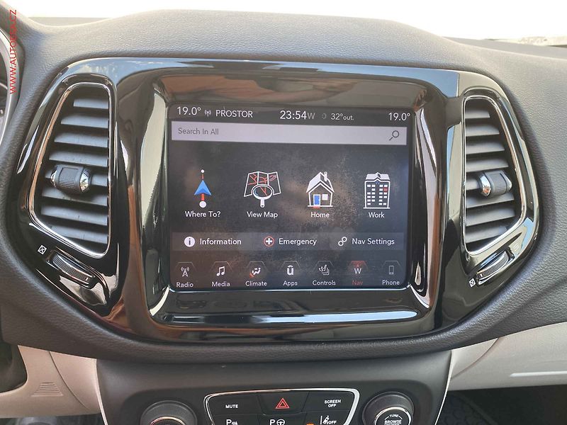 Jeep Compass (2018) 2.0MJT 4x4, ČR, Limited, AT - fotka 19 z 20