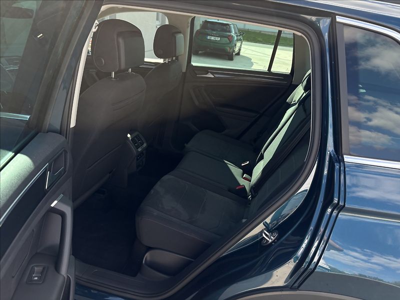 Volkswagen Tiguan 2,0 TDI 110 KW 4M DSG ELEGANCE - fotka 27 z 31