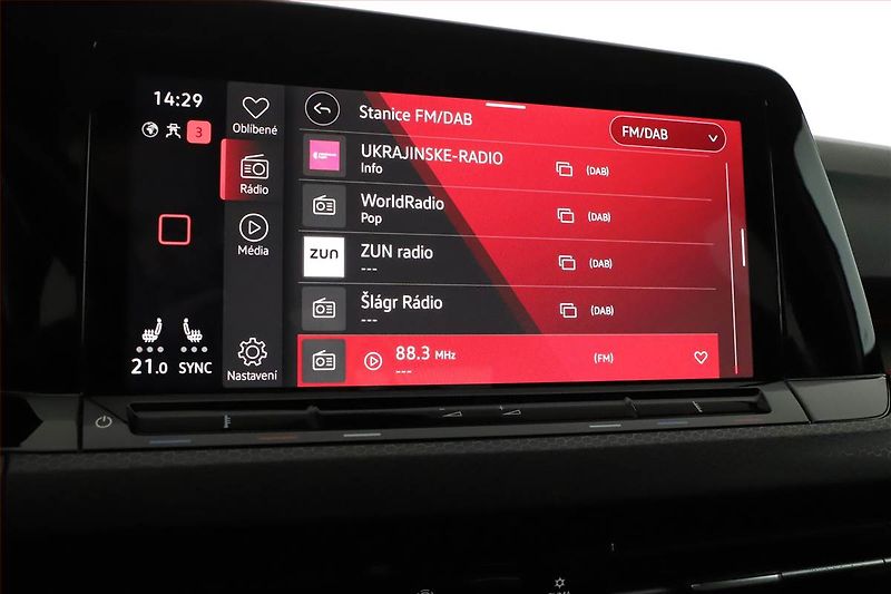 Volkswagen Golf (2022) R-Line 1.5 TSI - fotka 16 z 20