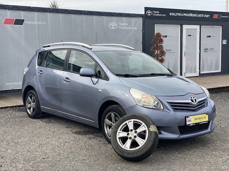 Toyota Verso 2.0D, ČR, Sol, 2x kola - fotka 1 z 15
