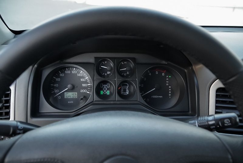 Mitsubishi Pajero 3.2 Di-D 4x4 AUTOMAT - fotka 30 z 32