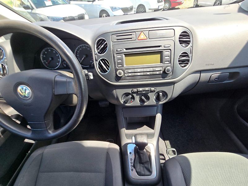 Volkswagen Golf (2005) 1.6 Trend DSG - fotka 15 z 23