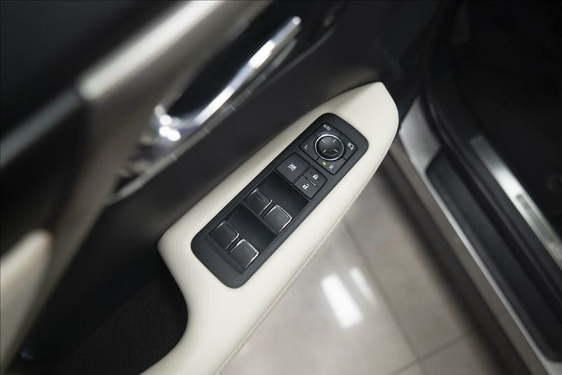 Lexus RX 3,5 AWD HYBRID 1. MAJITEL ČR - fotka 20 z 50