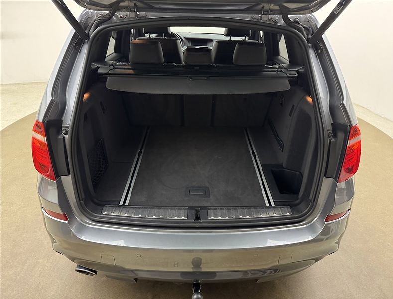 BMW X3 2,0 4X4 DPH M 2XKOLA NAVI ČR - fotka 36 z 36
