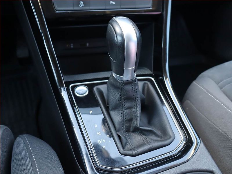 Volkswagen Touran (2018) 1.6 TDI, Automat, Serv.kniha - fotka 13 z 22