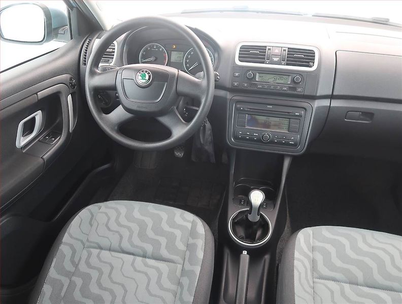 Škoda Fabia (2009) 1.4 16V, nová STK - fotka 7 z 13