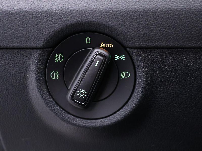 Škoda Octavia 2,0 TDI RS 4x4 DSG Virtual LED - fotka 17 z 43
