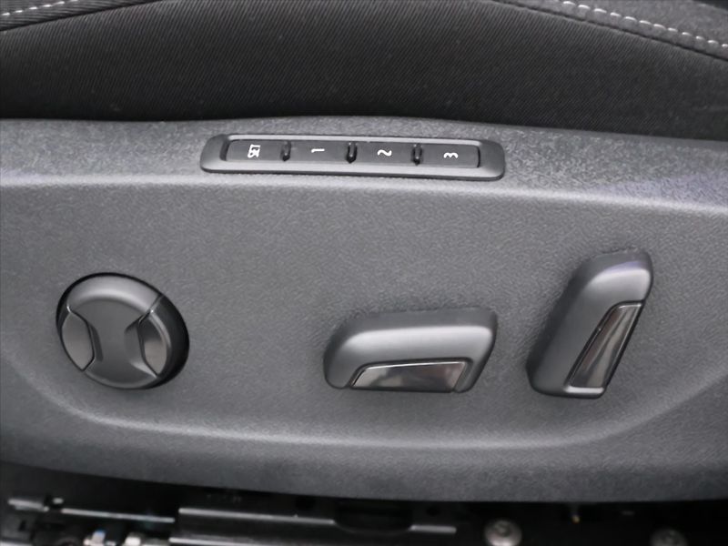 Škoda Octavia 2,0 TDI 110kW DSG Style Sport - fotka 16 z 39