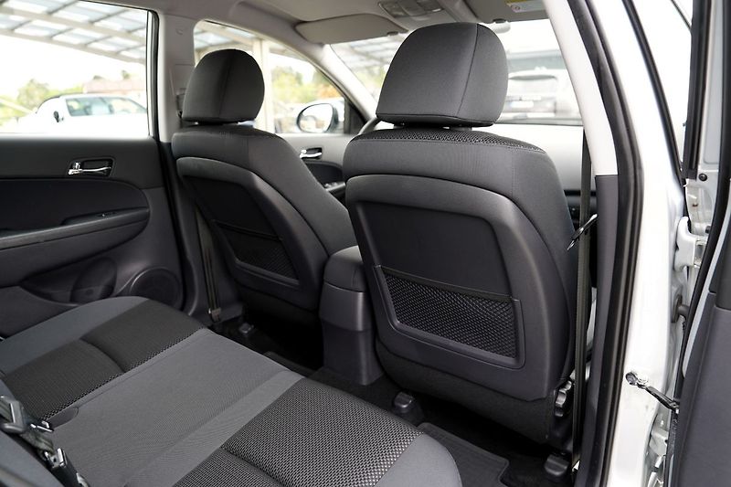 Hyundai i30 1.6 CRDI-16V/90 PS/ČR - fotka 29 z 38