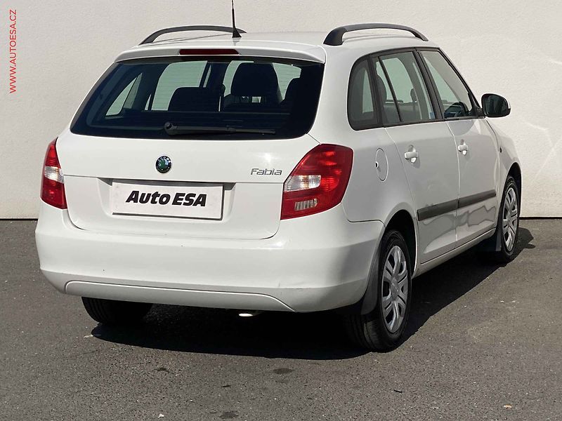 Škoda Fabia (2008) 1.2i, ČR, Ambiente, AC - fotka 4 z 16