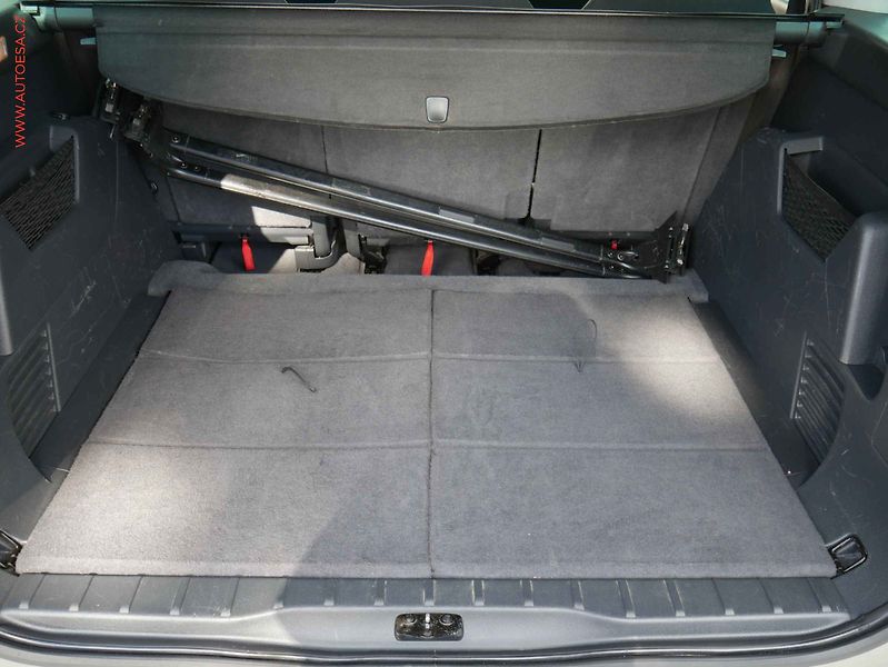 Peugeot 5008 (2015) 1.6HDi, 2.maj,ČR, Allure - fotka 7 z 19