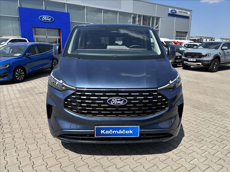 Ford Tourneo Custom 2,0 EcoBlue 125kW Titanium L2 - fotka 7 z 38