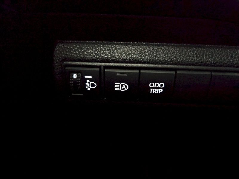 Toyota Corolla (2024) 1.8HEV 140k TS COMFORT TECH - fotka 24 z 26