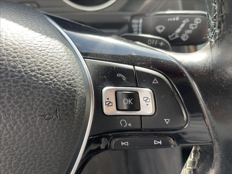 Volkswagen Tiguan 2,0 TDi 110kw DSG 4-matic bez - fotka 22 z 43