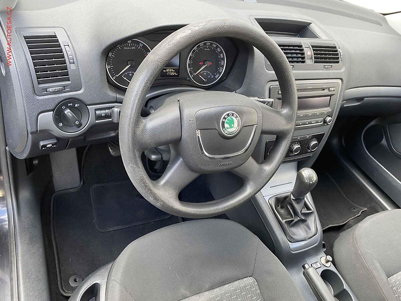 Škoda Octavia (2009) 1.6 i, AC - fotka 12 z 15