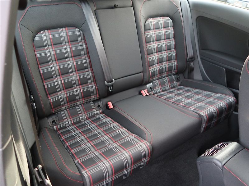 Volkswagen Golf 2,0 TSi,162kW,GTI,NovéČR - fotka 18 z 22