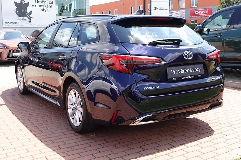 Toyota Corolla 2,0 HEV Comfort Tech TS - fotka 6 z 31