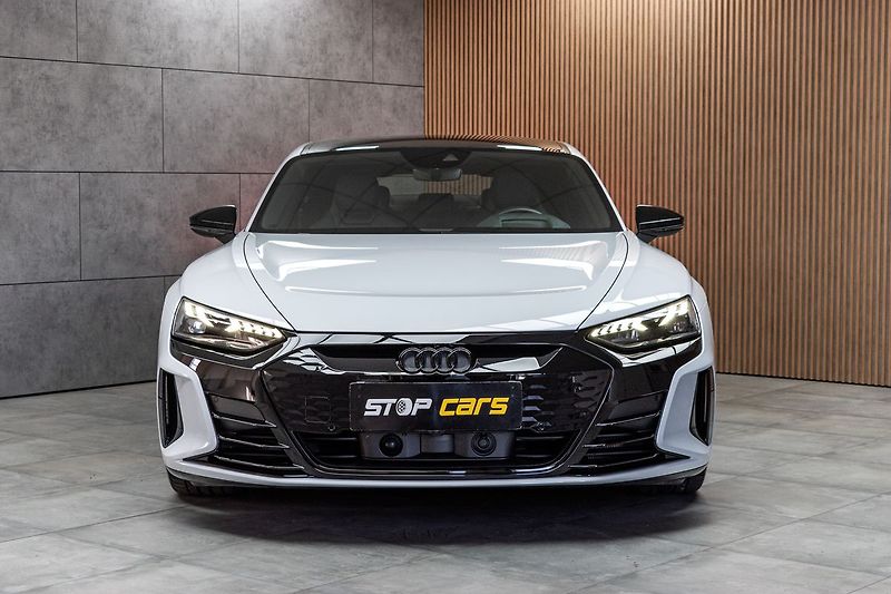 Audi e-tron 93kWh QUATTRO*B&O*AIR*ACC*DPH* - fotka 2 z 50