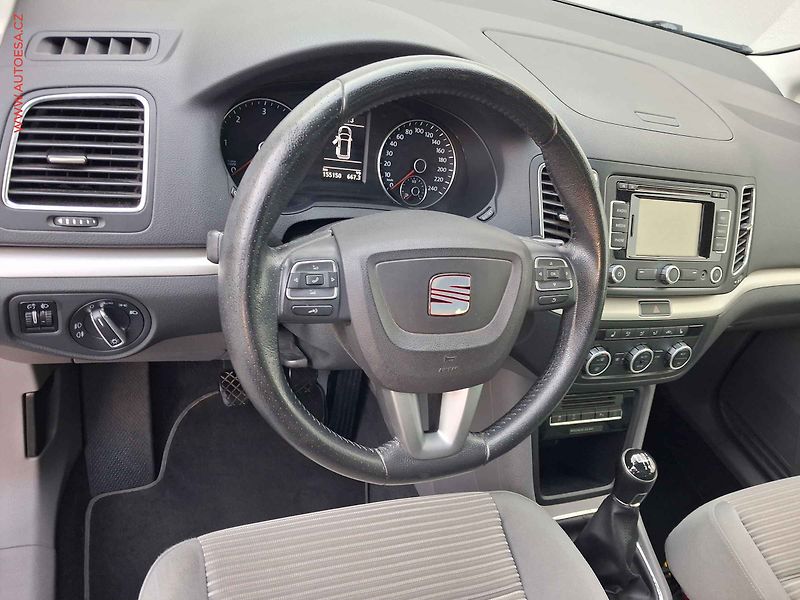 Seat Alhambra (2014) 2.0 TDi, Style, TZ, panor - fotka 13 z 19