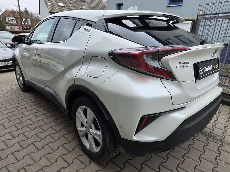 Toyota C-HR 1.2-4x4-NAVI-KAMERA - fotka 9 z 22