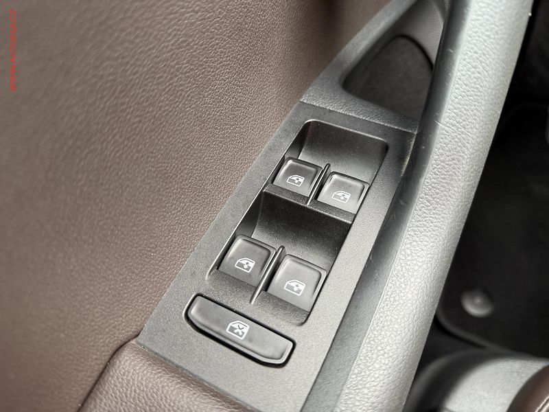 Škoda Octavia (2016) 1.8TSi, 2.maj,ČR, L&K, bixen - fotka 11 z 19