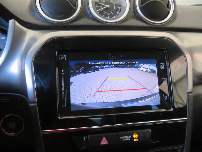 Suzuki Vitara (2018) Elegance 1.6 VVT, Automat - fotka 16 z 18
