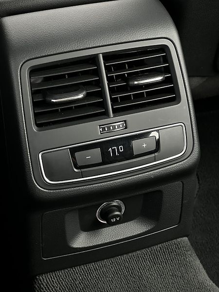 Audi A4 2.0TFSI 110kW S-Tronic DPH  - fotka 23 z 25