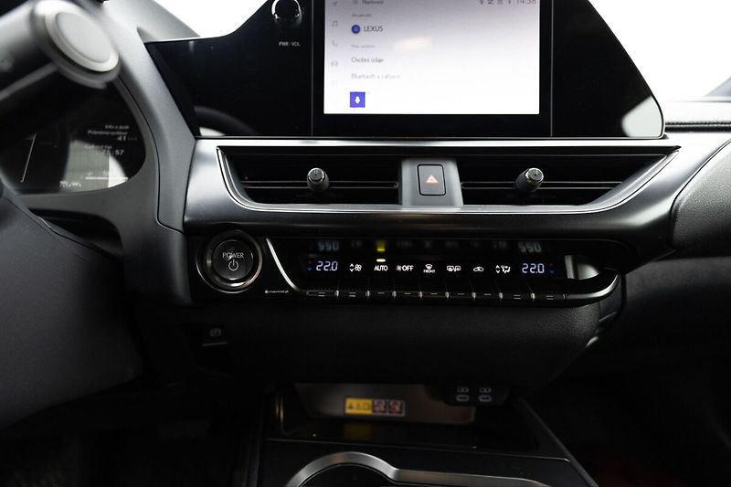 Lexus UX 300h 300H 2,0 HEV BUSINESS TECH - fotka 16 z 30