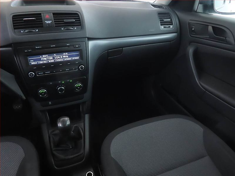 Škoda Yeti (2011) 1.2 TSI, Serv.kniha - fotka 8 z 15