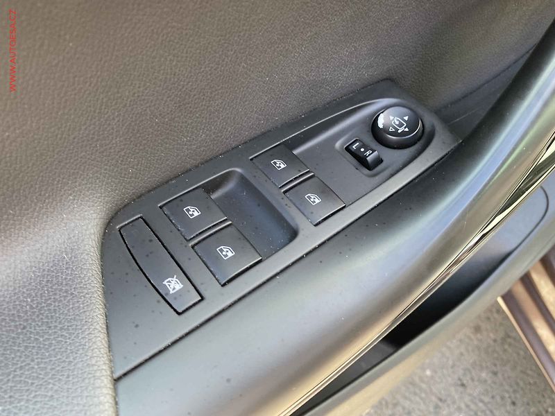 Opel Astra (2016) 1.6 CDTi, LED, kamera - fotka 13 z 17
