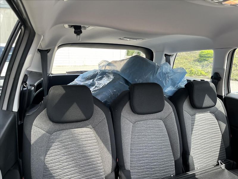 Citroën C4 SpaceTourer 1,5   HDi Feel 7 míst - fotka 5 z 21