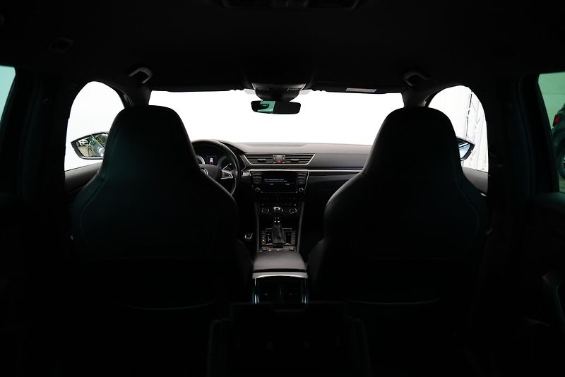 Škoda Superb - fotka 26 z 29