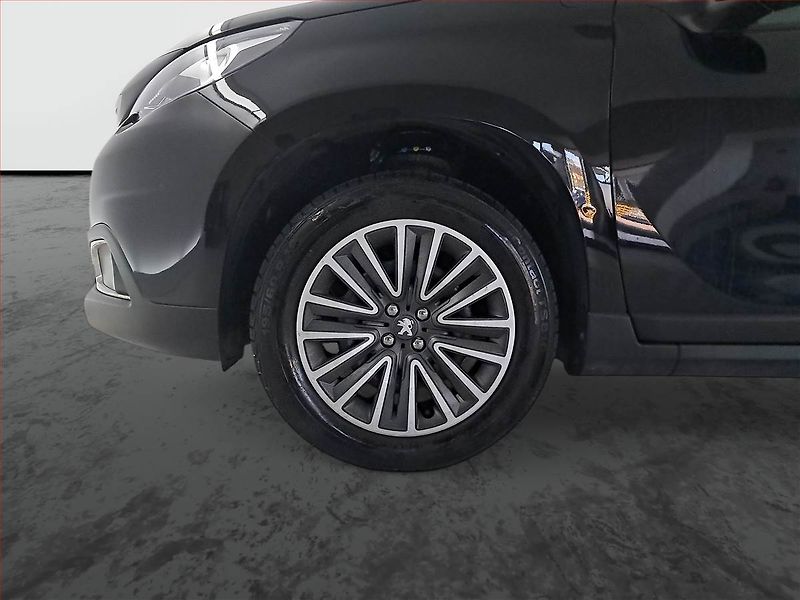 Peugeot 2008 (2019) 1.2 PureTech, Serv.kniha - fotka 15 z 17