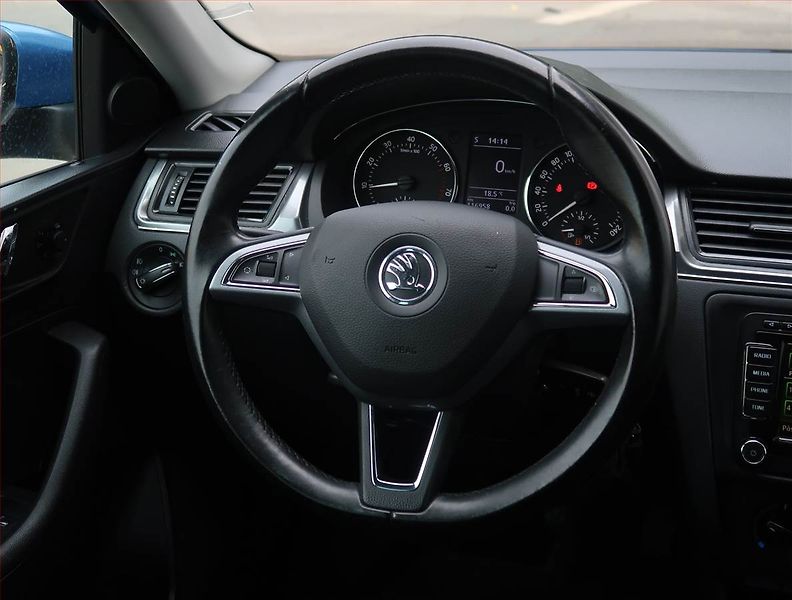 Škoda Rapid (2014) Spaceback 1.2 TSI, Navi - fotka 18 z 18