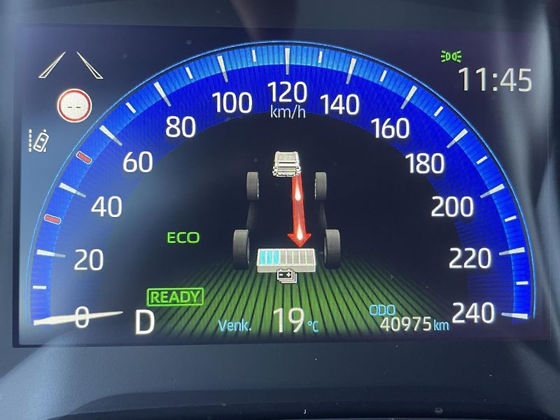 Toyota Corolla COM. STYLE TECH 1.8 Hyb. 90 kW - fotka 28 z 28