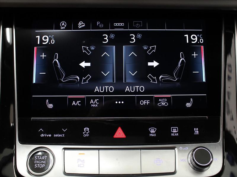 Audi Q7 3,0 50TDi S-Line 45tkm. 1.maj. - fotka 23 z 28
